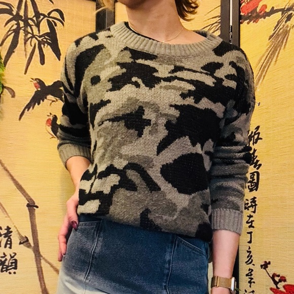 Katsumi Women’s Y2K Retro Camouflage Crewneck Sweater Size M​ - Picture 3 of 12